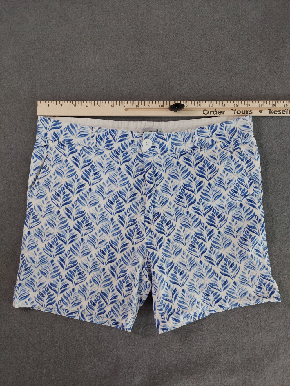 Caribbean Joe Blue & White Leaf Print Tropical Cotton Blend Shorts Size 12 - Picture 3 of 10